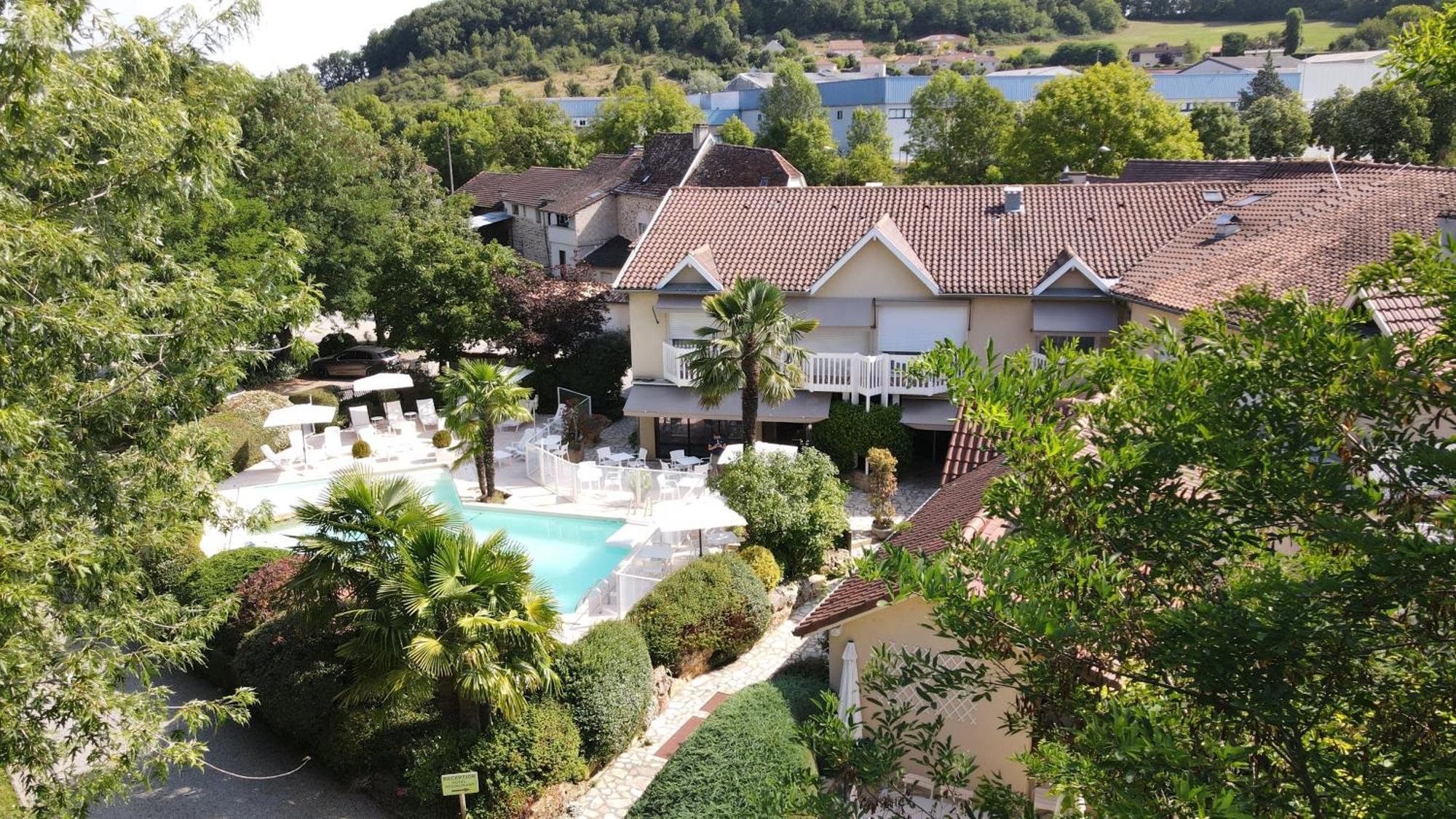 Logis Hotel - Restaurant - Spa - Le Relais De Farrou Villefranche-de-Rouergue Exterior foto